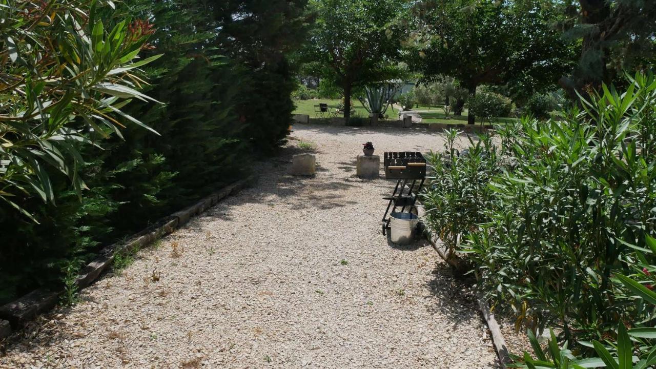 Apartament Mas Maurane - Le Bougainvillier Aux Portes D'Arles Tarascon Zewnętrze zdjęcie
