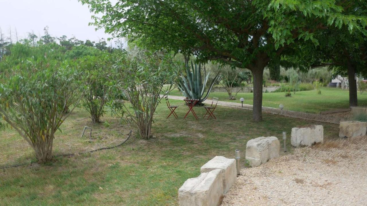 Apartament Mas Maurane - Le Bougainvillier Aux Portes D'Arles Tarascon Zewnętrze zdjęcie