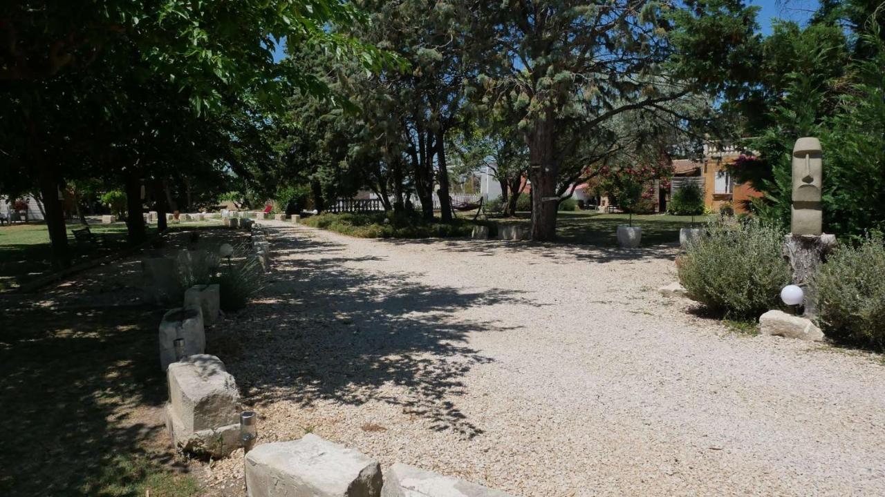 Apartament Mas Maurane - Le Bougainvillier Aux Portes D'Arles Tarascon Zewnętrze zdjęcie